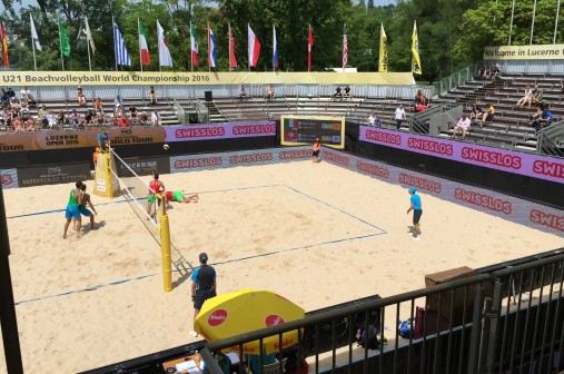 Beachvolley-Turnier. Tournoi de beach volley. Torneo di beach volley.